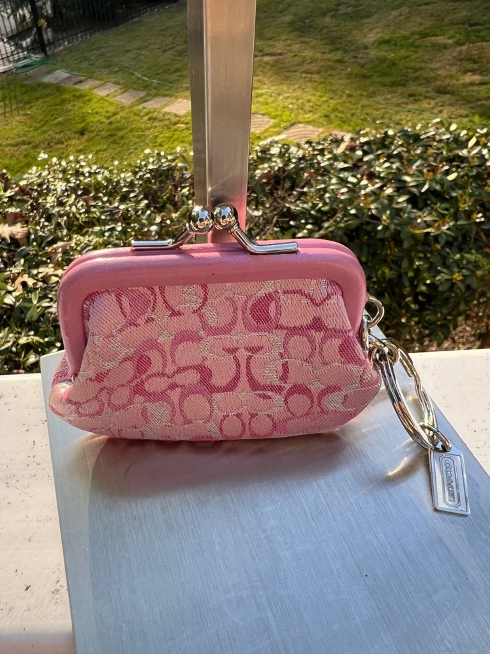 Coach Vintage Ltd. Ed Optic Lurex Mini Pink Signature Kisslock Coin Purse RARE - Picture 4 of 16